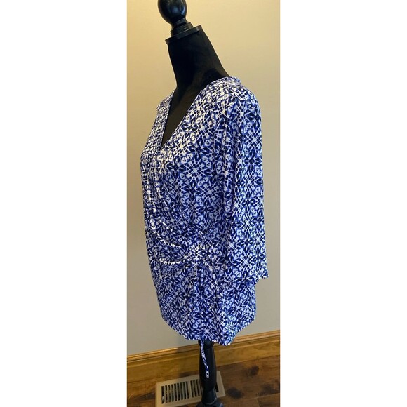 Cato Blouse Size Medium Faux Wrap + Stretch Bell 3/4 Sleeve V Neck Flattering On - Picture 5 of 12